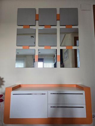 Recibidor moderno blanco y naranja