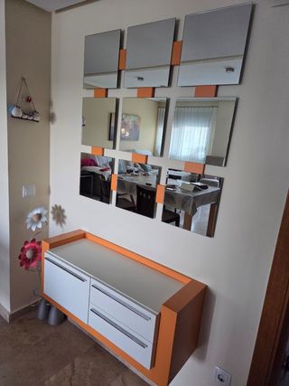 Recibidor moderno blanco y naranja