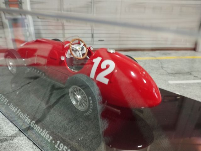 Miniatura Ferrari 375 F1 - González