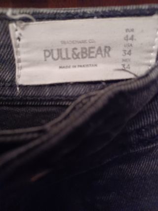 Bermuda Pull&Bear negra - Talla 44