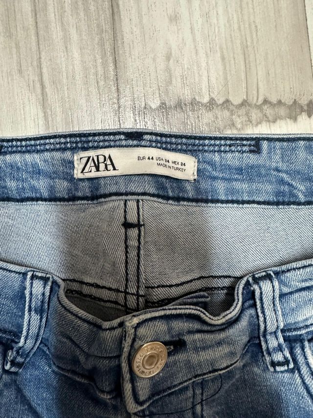 Vaqueros rotos Zara azules