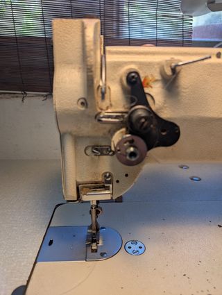 Máquina coser industria Kosel GC0828 doblearrastre