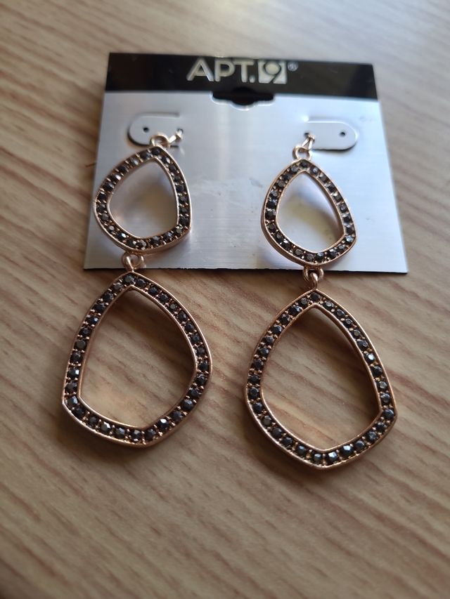 Pendientes largos APT. 9 dorados