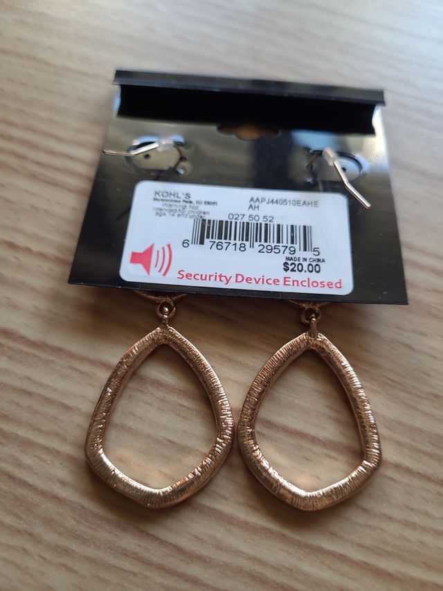 Pendientes largos APT. 9 dorados