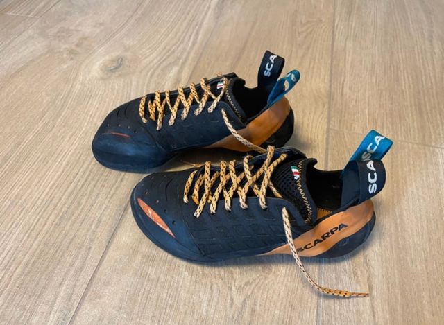 Scarpette arrampicata Scarpa “Instinct”