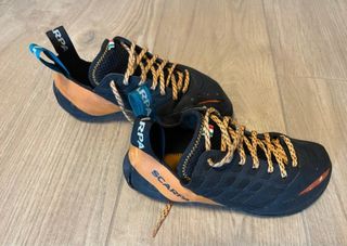 Scarpette arrampicata Scarpa “Instinct”