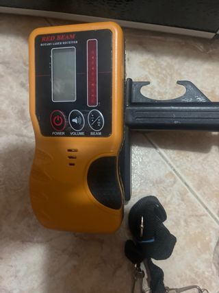 Nivel láser VEVOR + accesorios