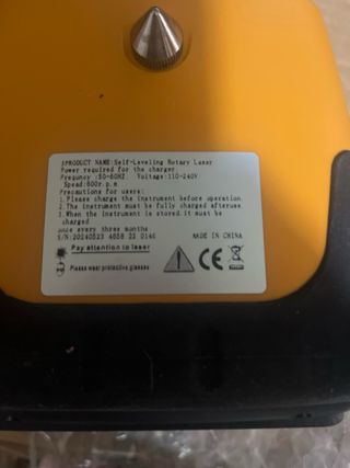 Nivel láser VEVOR + accesorios