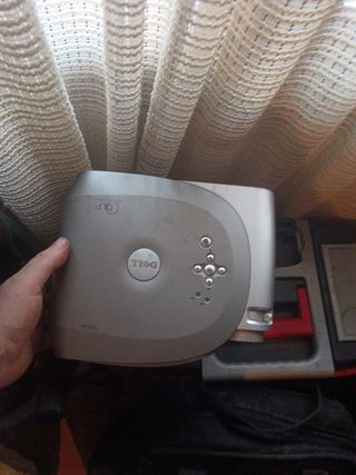 Proyector DELL plateado