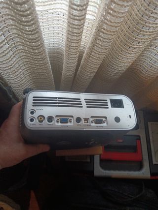 Proyector DELL plateado