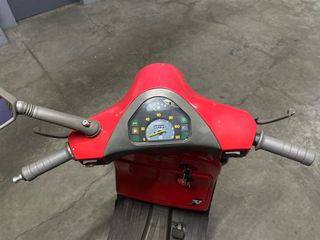 Vespa FL 125 roja clásica
