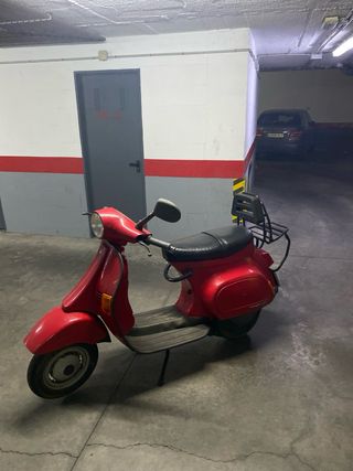 Vespa FL 125 roja clásica