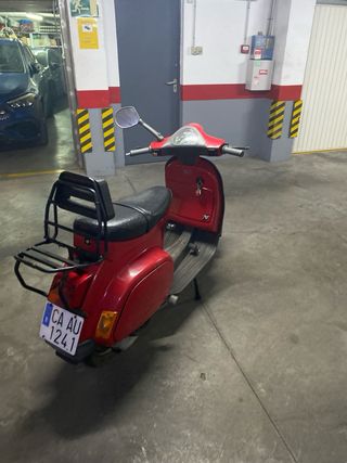 Vespa FL 125 roja clásica
