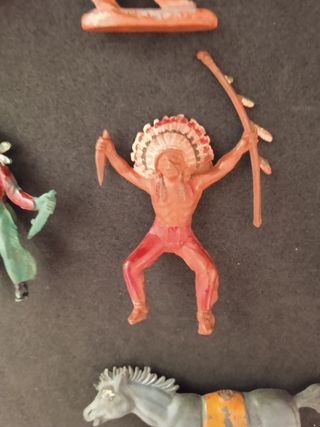 Lote de 6 figuras en Goma de la marca Pech hermano