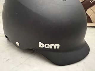 Gafas Snow Von Zipper, casco Bern, guantes y botas