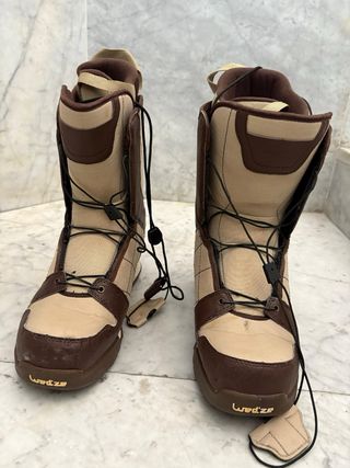 Gafas Snow Von Zipper, casco Bern, guantes y botas