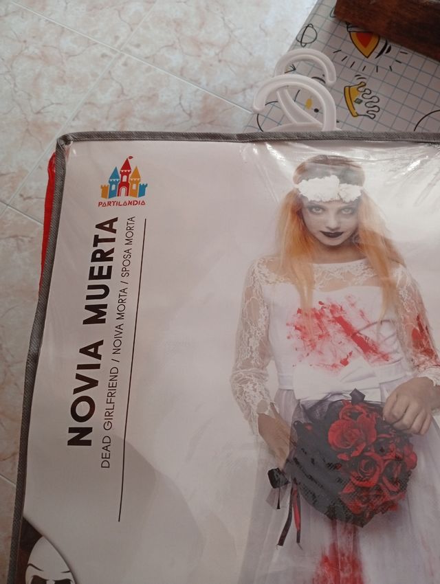 3 Disfraces,tirolesa,elfa ayudante de Papa noel,no