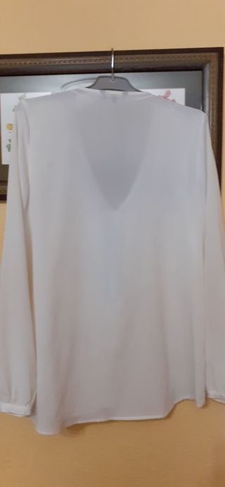 Blusa blanca talla 38 con pedreria Fórmula Joven