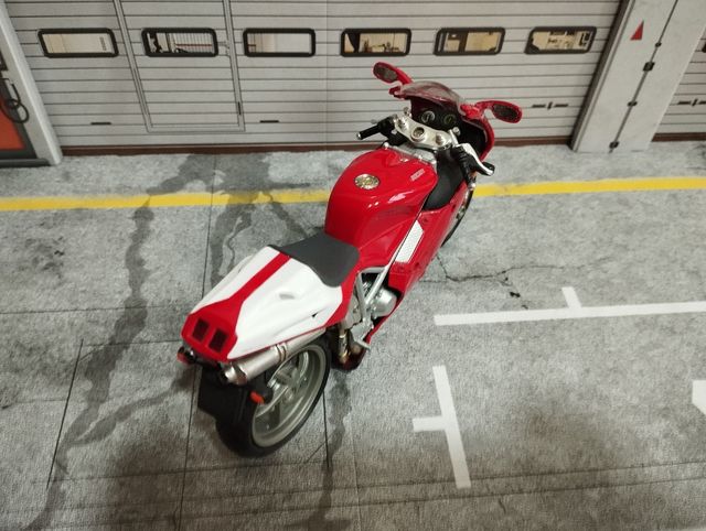 Ducati 998s Motocicleta Escala