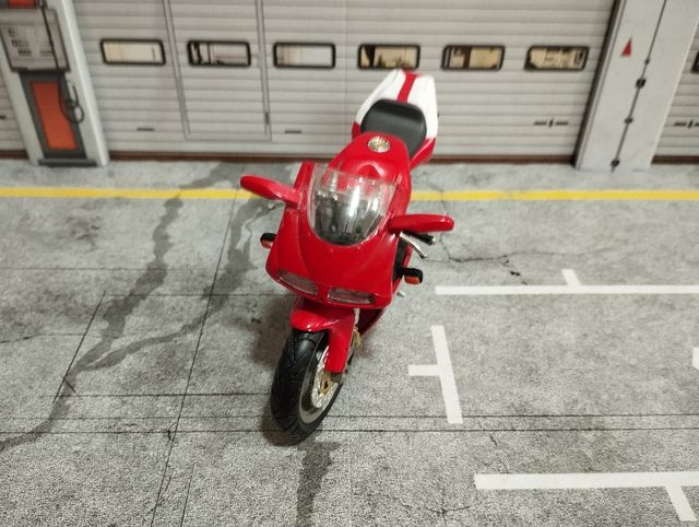 Ducati 998s Motocicleta Escala