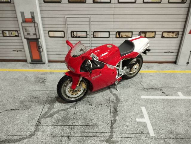 Ducati 998s Motocicleta Escala