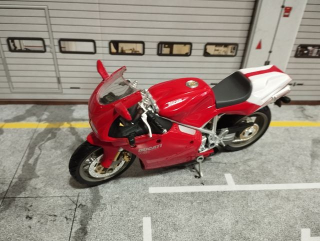 Ducati 998s Motocicleta Escala