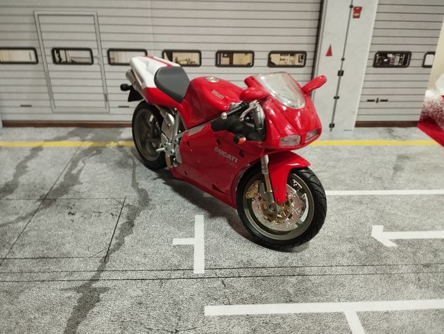 Ducati 998s Motocicleta Escala