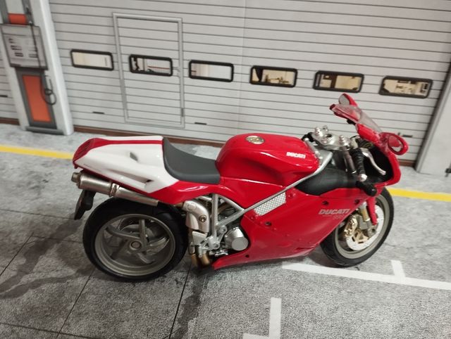 Ducati 998s Motocicleta Escala