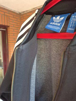 Chaqueta Adidas negra vintage talla S