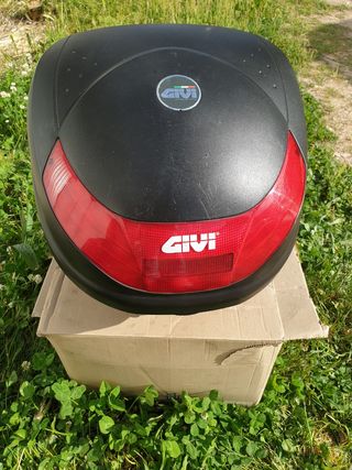 Baúl Givi 27L moto