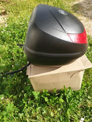 Baúl Givi 27L moto
