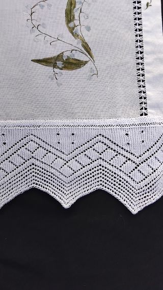 Naperon Linho Crochê Flores Pintadas