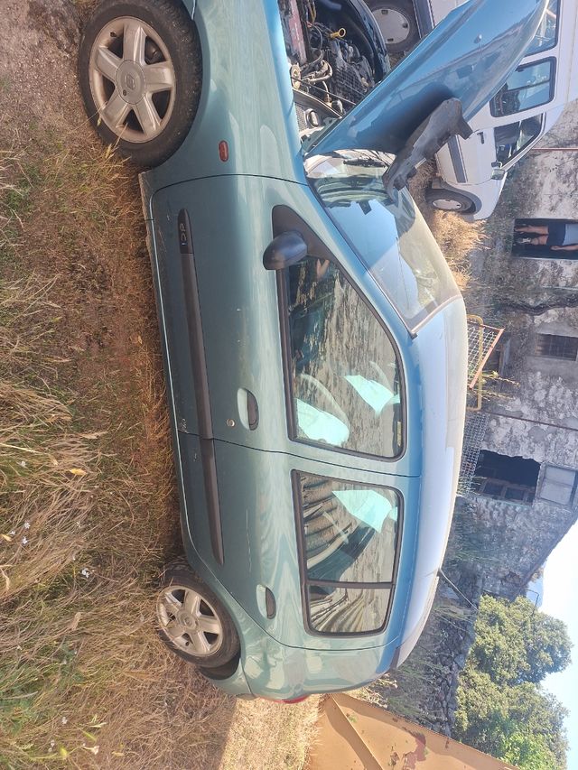 Renault Clio K9K: Piezas
