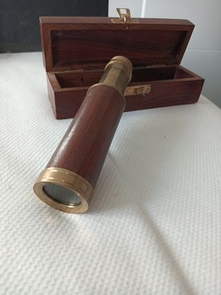 Catalejo antiguo de madera y latón