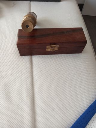 Catalejo antiguo de madera y latón