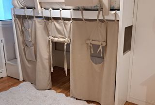 Litera infantil con cortinas