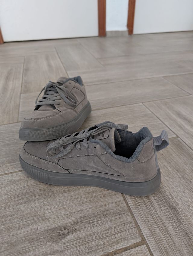Zapatos Grises Talla 42-43