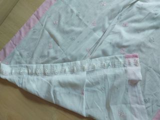 Cortina infantil - Rosa y blanca