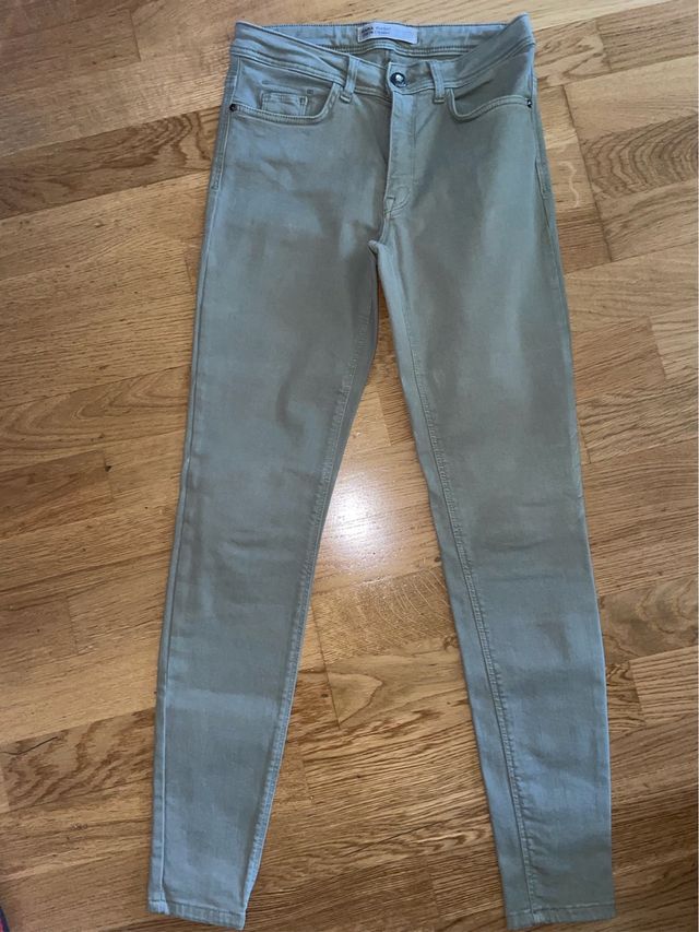 Pantalones Zara - Talla S - Verde Oliva