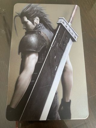 Caja Metal FFVII Crisis Core Reunion