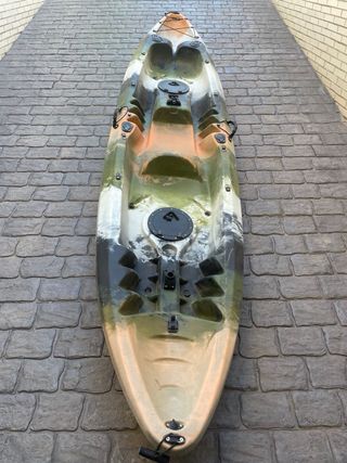 Kayak rigido