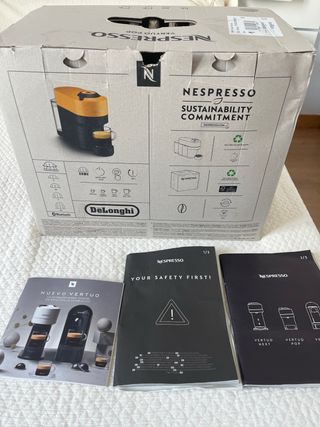 Cafetera Nespresso (incluye 7 sabores)