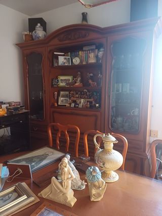 Mueble antiguo de madera