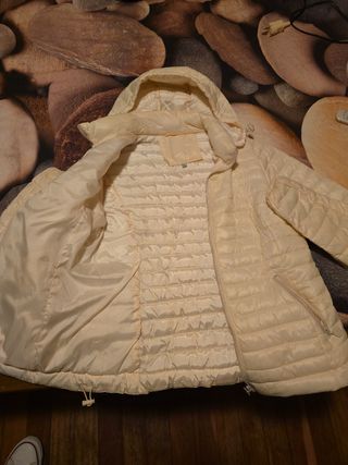 Chamarra acolchada beige