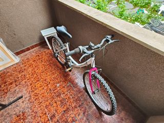 Bicicleta niña 24" blanca.