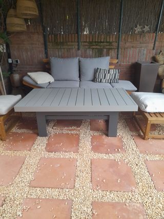Mesa jardín aluminio - Exterior
Color gris.