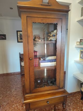 Vitrina Clásica de Madera