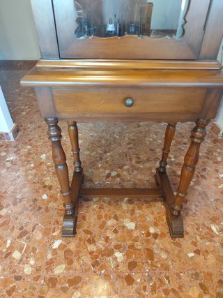 Vitrina Clásica de Madera