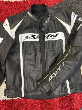 Chaqueta moto Ixon cuero 