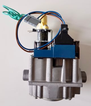 VALVULA DE GAS CALDERA FERROLI DIVATECH F32